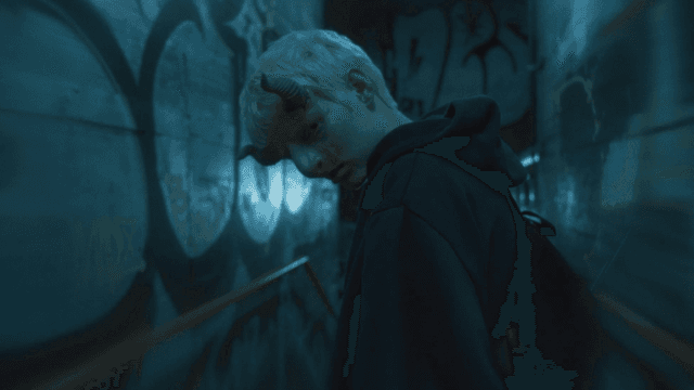 Still 03
